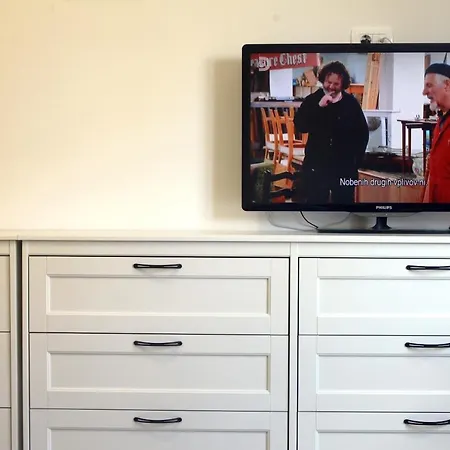 Apartment Sodoben Enosobni Apartma Ob Plazi - Modern One-bedroom Beachside *