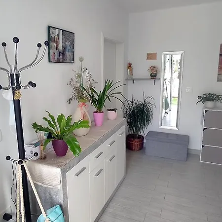 Lägenhet Sodoben Enosobni Apartma Ob Plazi - Modern One-bedroom Beachside *