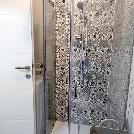 Sodoben Enosobni Apartma Ob Plazi - Modern One-bedroom Beachside