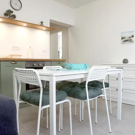 Apartment New ❷⓿❷❸ Cozy And Polished 1br In Izola