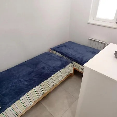 Sodoben Enosobni Apartma Ob Plazi - Modern One-bedroom Beachside Lägenhet Izola
