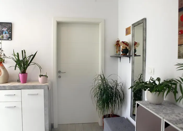 Sodoben Enosobni Apartma Ob Plazi - Modern One-bedroom Beachside * איזולה