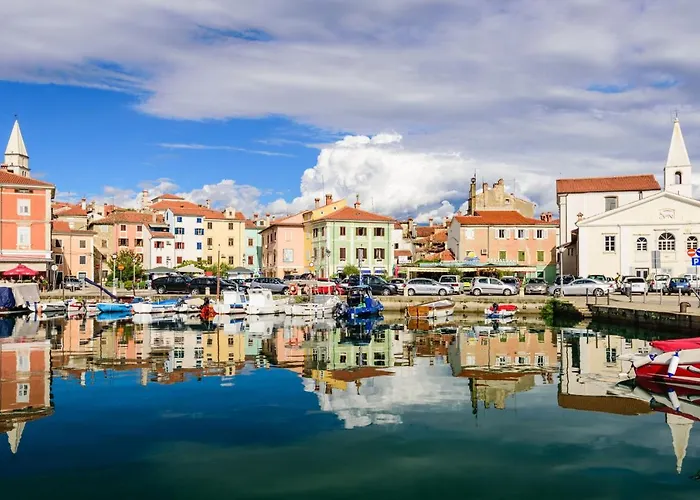 Sodoben Enosobni Apartma Ob Plazi - Modern One-bedroom Beachside *