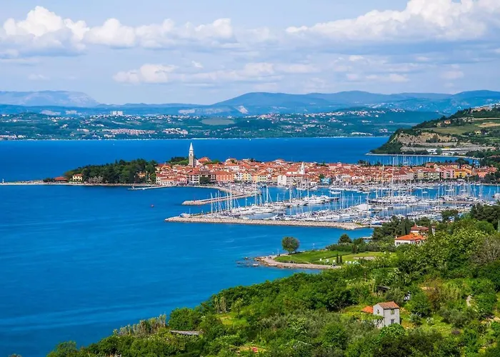 דירה Sodoben Enosobni Apartma Ob Plazi - Modern One-bedroom Beachside