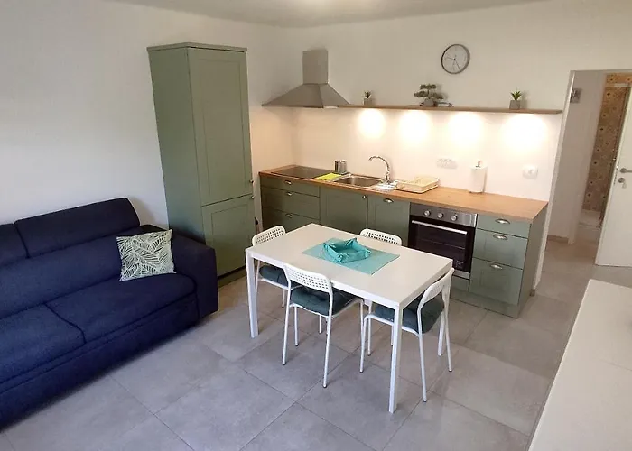 דירה Sodoben Enosobni Apartma Ob Plazi - Modern One-bedroom Beachside