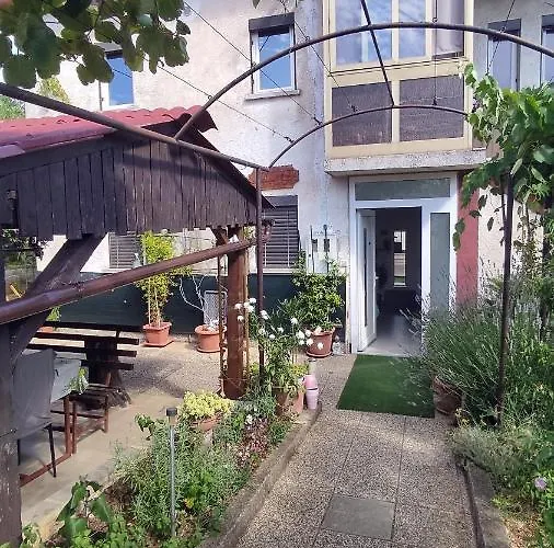 Sodoben Enosobni Apartma Ob Plazi - Modern One-bedroom Beachside *