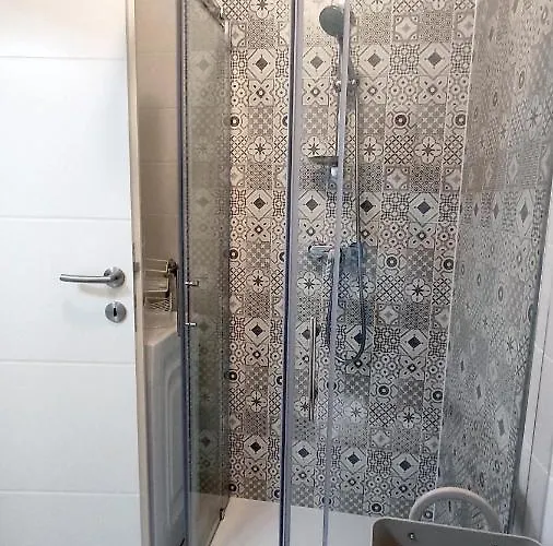 Sodoben Enosobni Apartma Ob Plazi - Modern One-bedroom Beachside