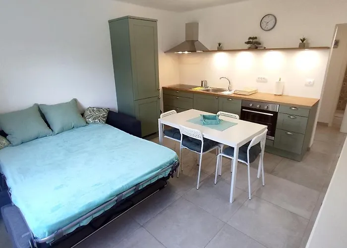 Sodoben Enosobni Apartma Ob Plazi - Modern One-bedroom Beachside דירה *